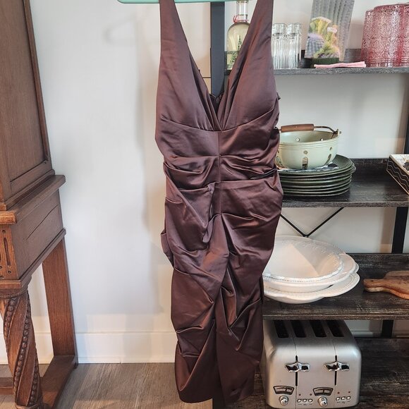 Gorgeous Sexy Pleated Rushed Brown Tea Length Dress Never Worn Size 10 - Picture 1 of 7